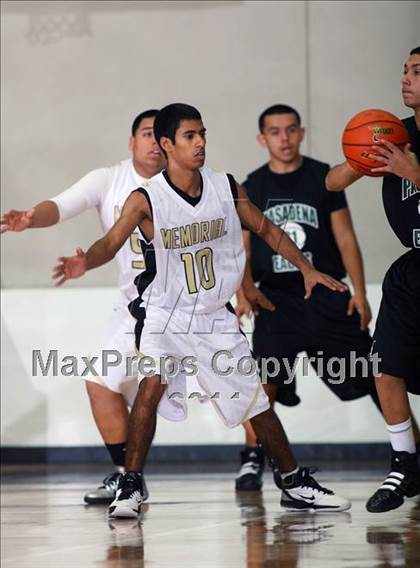 Thumbnail 2 in Pasadena Memorial vs Pasadena (McDonald's Texas Invitational) photogallery.
