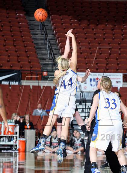 Thumbnail 1 in Brock vs. Centerville (UIL 2A Semifinal) photogallery.