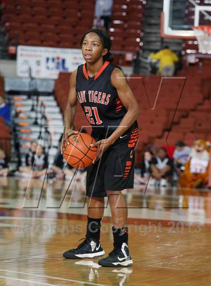 Thumbnail 2 in Brock vs. Centerville (UIL 2A Semifinal) photogallery.