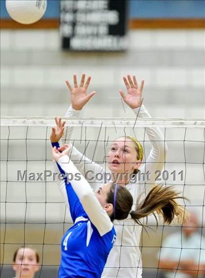 Thumbnail 3 in Whitney @ Rocklin photogallery.