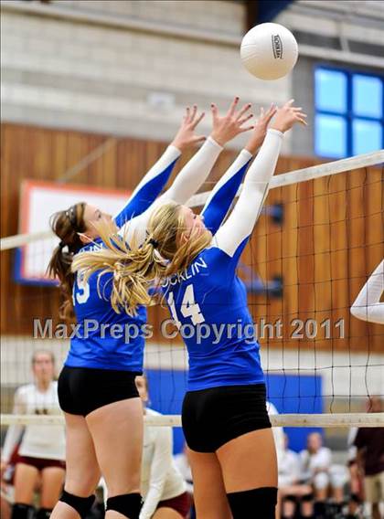 Thumbnail 2 in Whitney @ Rocklin photogallery.