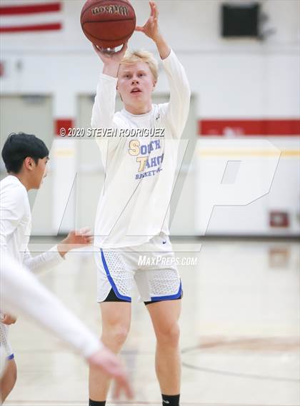 Thumbnail 3 in Ripon Christian vs. South Tahoe photogallery.
