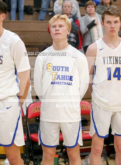 Thumbnail 1 in Ripon Christian vs. South Tahoe photogallery.