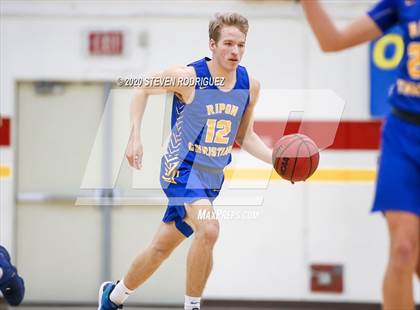 Thumbnail 3 in Ripon Christian vs. South Tahoe photogallery.