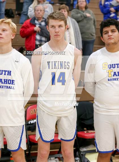 Thumbnail 2 in Ripon Christian vs. South Tahoe photogallery.