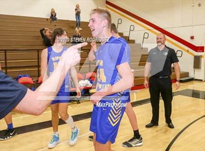 Thumbnail 2 in Ripon Christian vs. South Tahoe photogallery.