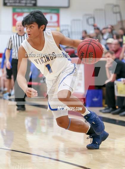 Thumbnail 2 in Ripon Christian vs. South Tahoe photogallery.