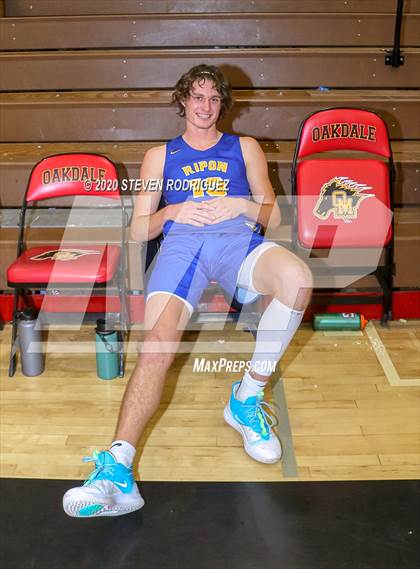 Thumbnail 2 in Ripon Christian vs. South Tahoe photogallery.