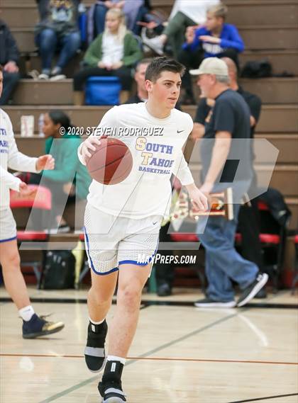 Thumbnail 2 in Ripon Christian vs. South Tahoe photogallery.