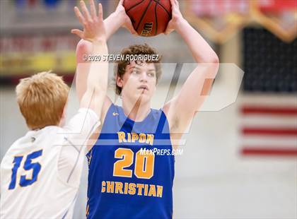 Thumbnail 3 in Ripon Christian vs. South Tahoe photogallery.