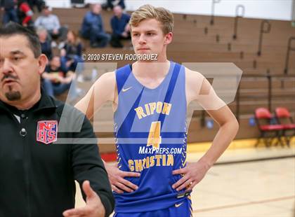 Thumbnail 1 in Ripon Christian vs. South Tahoe photogallery.