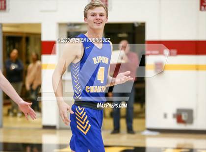 Thumbnail 3 in Ripon Christian vs. South Tahoe photogallery.
