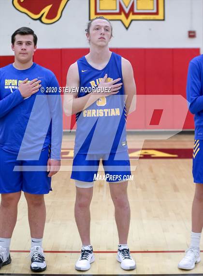 Thumbnail 3 in Ripon Christian vs. South Tahoe photogallery.