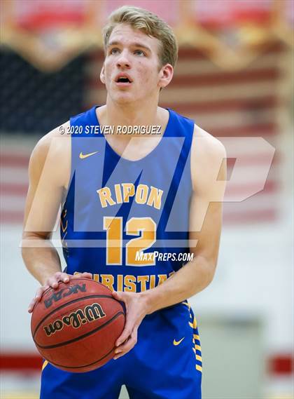 Thumbnail 1 in Ripon Christian vs. South Tahoe photogallery.