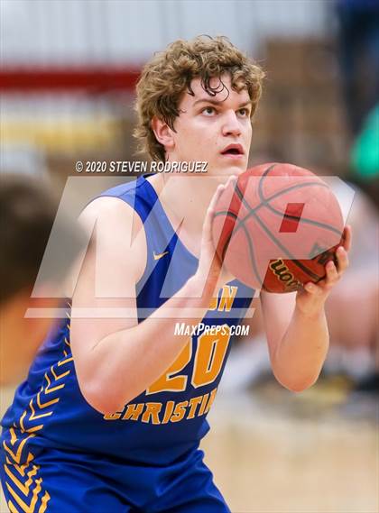 Thumbnail 2 in Ripon Christian vs. South Tahoe photogallery.