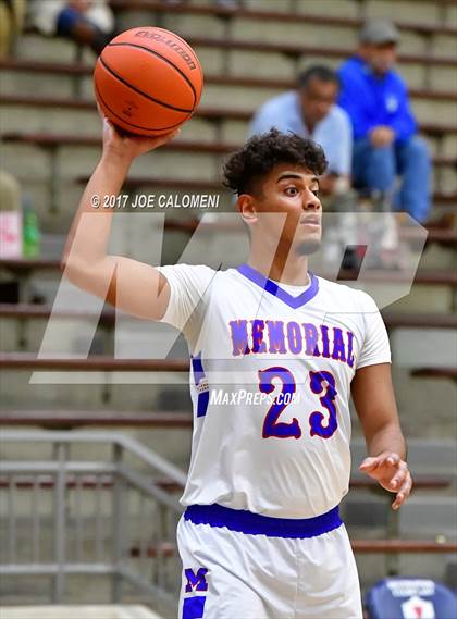 Thumbnail 3 in South San Antonio Vs San Antonio Memorial (SAISD Invitational) photogallery.