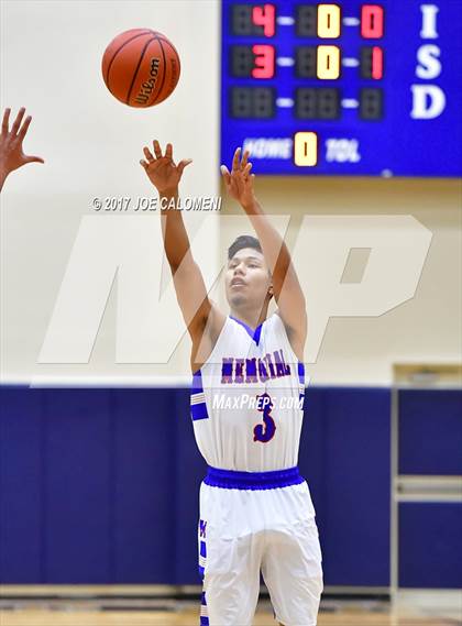 Thumbnail 2 in South San Antonio Vs San Antonio Memorial (SAISD Invitational) photogallery.