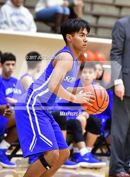 Thumbnail 3 in South San Antonio Vs San Antonio Memorial (SAISD Invitational) photogallery.