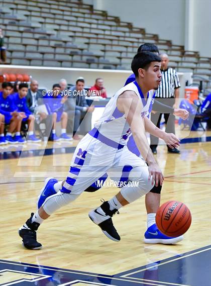 Thumbnail 3 in South San Antonio Vs San Antonio Memorial (SAISD Invitational) photogallery.