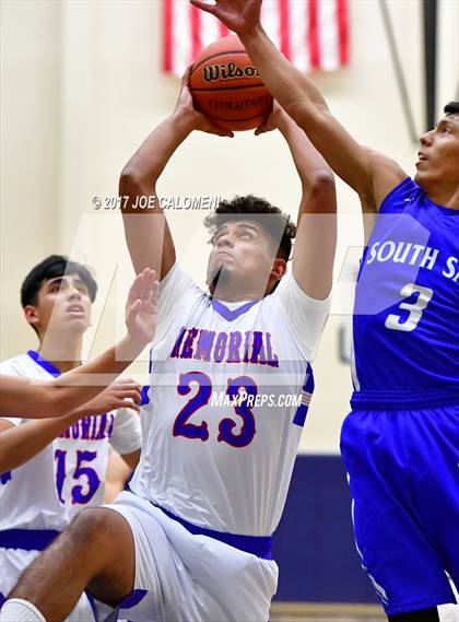 Thumbnail 3 in South San Antonio Vs San Antonio Memorial (SAISD Invitational) photogallery.