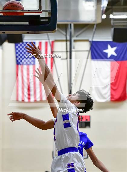 Thumbnail 2 in South San Antonio Vs San Antonio Memorial (SAISD Invitational) photogallery.