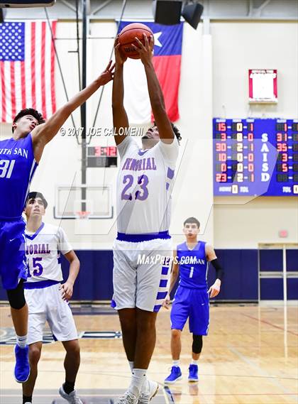 Thumbnail 1 in South San Antonio Vs San Antonio Memorial (SAISD Invitational) photogallery.