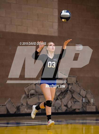 Thumbnail 2 in Bakersfield Christian vs. Ontario Christian (CIF State SOCAL D2 Round One) photogallery.