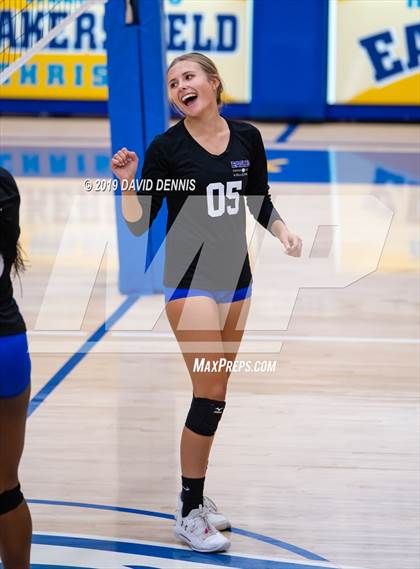 Thumbnail 3 in Bakersfield Christian vs. Ontario Christian (CIF State SOCAL D2 Round One) photogallery.