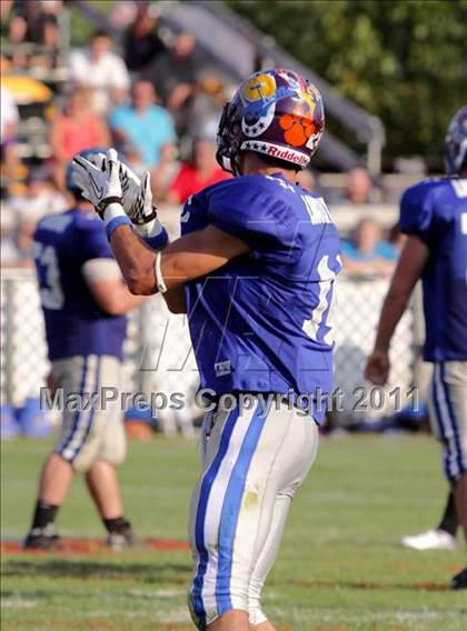Thumbnail 2 in 22nd Maine Shrine Lobster Bowl Classic (East vs. West) photogallery.