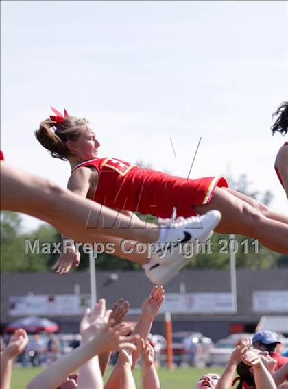 Thumbnail 3 in 22nd Maine Shrine Lobster Bowl Classic (East vs. West) photogallery.