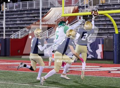 Thumbnail 2 in Bayport-Blue Point vs. Seaford Division IV Long Island Championship photogallery.