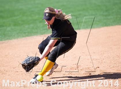 Thumbnail 3 in Ventura vs Santa Monica (CIF SS D4 Final) photogallery.