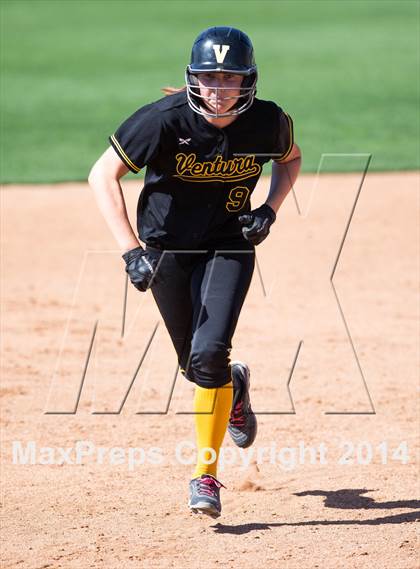 Thumbnail 3 in Ventura vs Santa Monica (CIF SS D4 Final) photogallery.