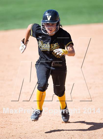 Thumbnail 2 in Ventura vs Santa Monica (CIF SS D4 Final) photogallery.