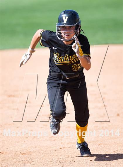 Thumbnail 1 in Ventura vs Santa Monica (CIF SS D4 Final) photogallery.