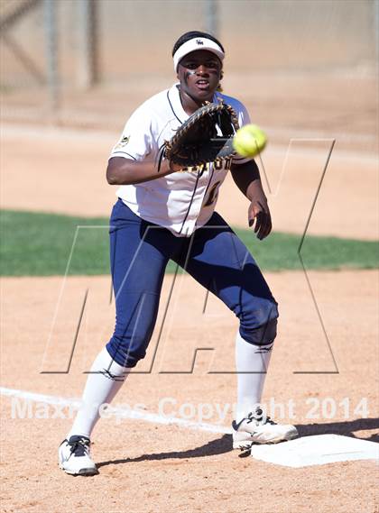 Thumbnail 2 in Ventura vs Santa Monica (CIF SS D4 Final) photogallery.