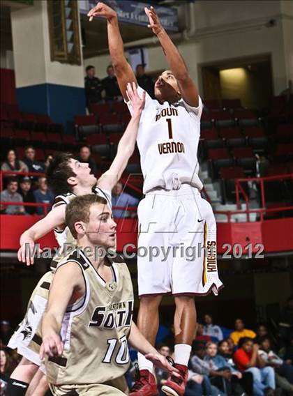 Thumbnail 2 in Clarkstown South vs Mt. Vernon (Section 1 Class AA Semifinal) photogallery.