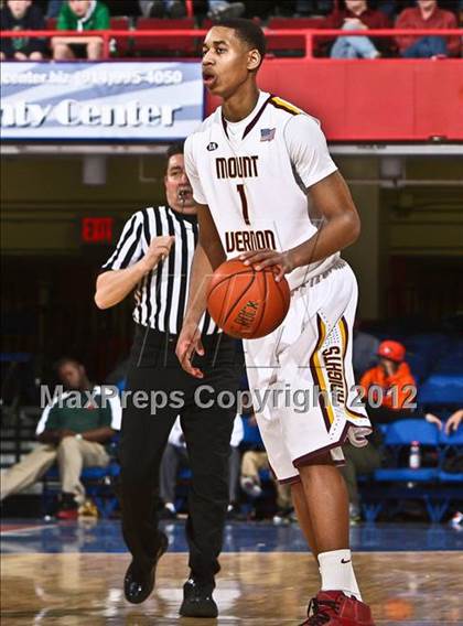 Thumbnail 2 in Clarkstown South vs Mt. Vernon (Section 1 Class AA Semifinal) photogallery.