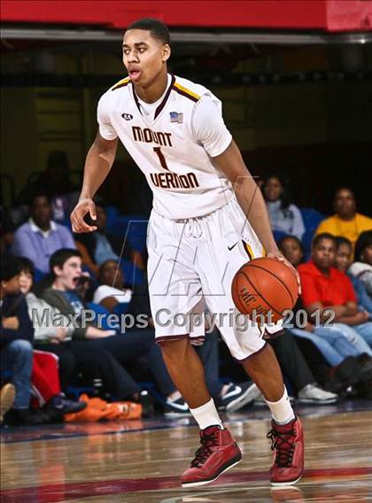 Thumbnail 3 in Clarkstown South vs Mt. Vernon (Section 1 Class AA Semifinal) photogallery.