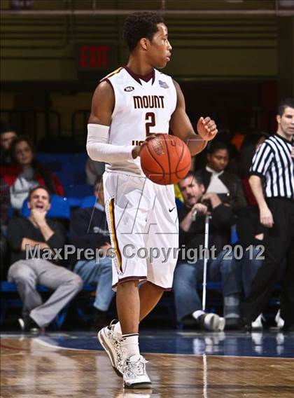 Thumbnail 2 in Clarkstown South vs Mt. Vernon (Section 1 Class AA Semifinal) photogallery.