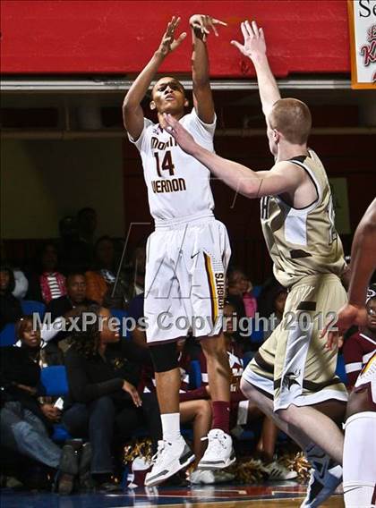 Thumbnail 3 in Clarkstown South vs Mt. Vernon (Section 1 Class AA Semifinal) photogallery.
