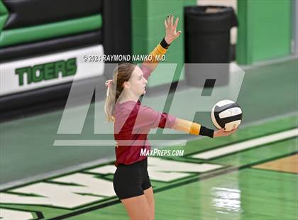 Thumbnail 3 in Zionsville vs McCutcheon photogallery.