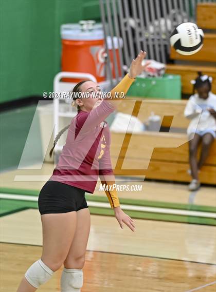 Thumbnail 3 in Zionsville vs McCutcheon photogallery.