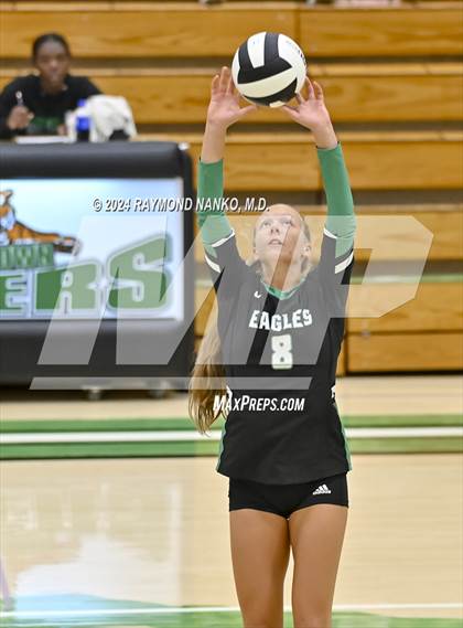 Thumbnail 2 in Zionsville vs McCutcheon photogallery.