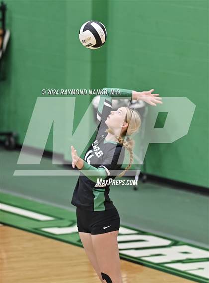 Thumbnail 3 in Zionsville vs McCutcheon photogallery.