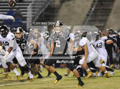 Thumbnail 2 in Servite vs. JSerra Catholic photogallery.