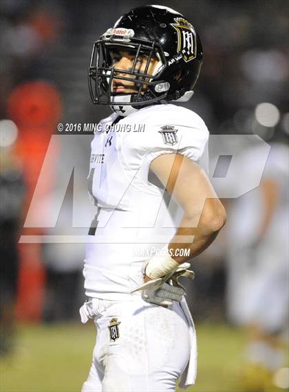 Thumbnail 2 in Servite vs. JSerra Catholic photogallery.
