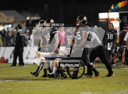 Thumbnail 1 in Servite vs. JSerra Catholic photogallery.