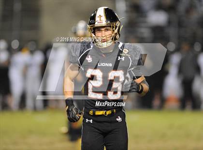 Thumbnail 3 in Servite vs. JSerra Catholic photogallery.
