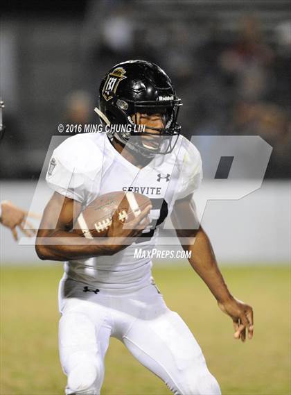 Thumbnail 1 in Servite vs. JSerra Catholic photogallery.